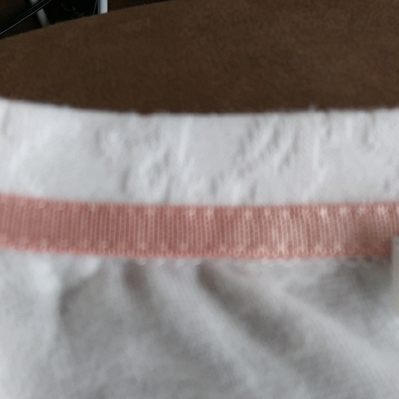 Rose + Olive Pleated Short Sleeve Top M White Pattern - Picture 10 of 16